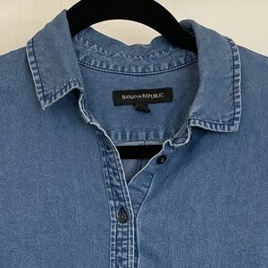 Banana Republic Classic Button Down Jean Shirt XS